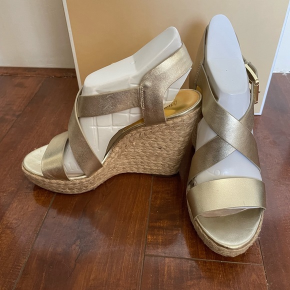 Michael Kors Giovanna Leather Espadrille Wedge Pale Gold - Picture 1 of 7